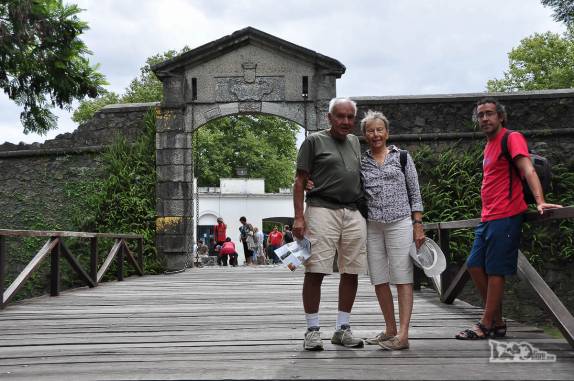 Portón de Campo, principal porta de acesso nas muralhas da antiga Colonia del Sacramento, no sul do Uruguai